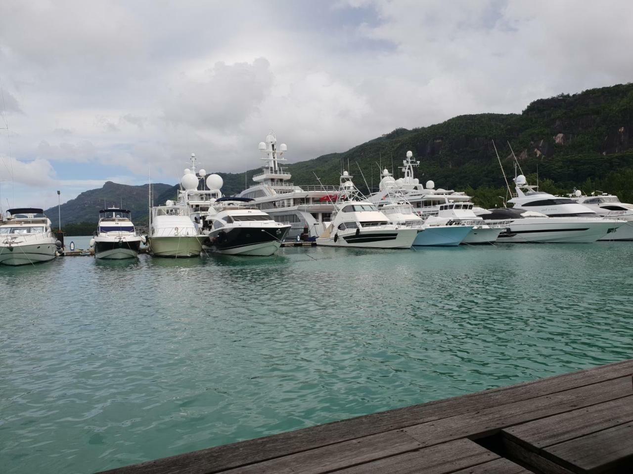 Bay 4 Eden Island Apartment Bagian luar foto